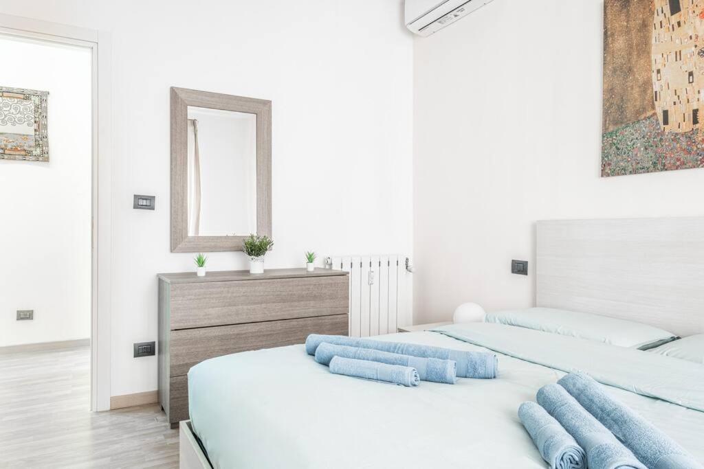 Artistic House Navigli-Duomo Netflix & Design Milan Exterior photo