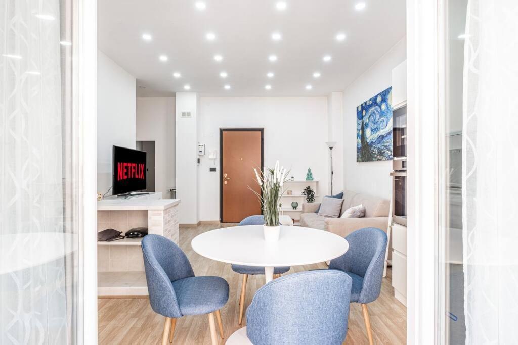 Artistic House Navigli-Duomo Netflix & Design Milan Exterior photo