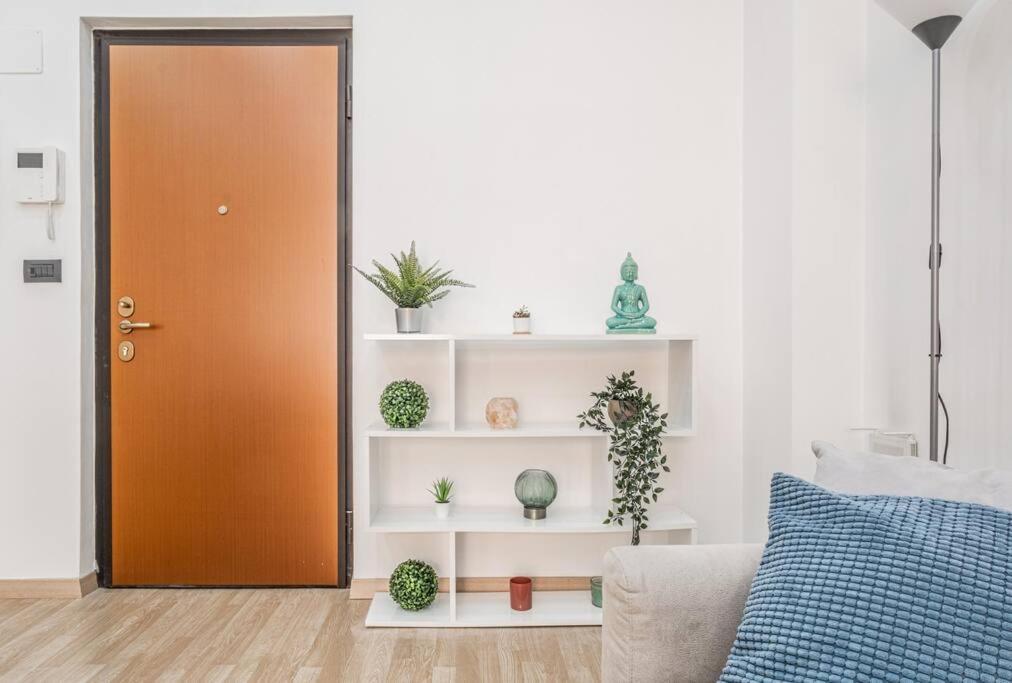 Artistic House Navigli-Duomo Netflix & Design Milan Exterior photo